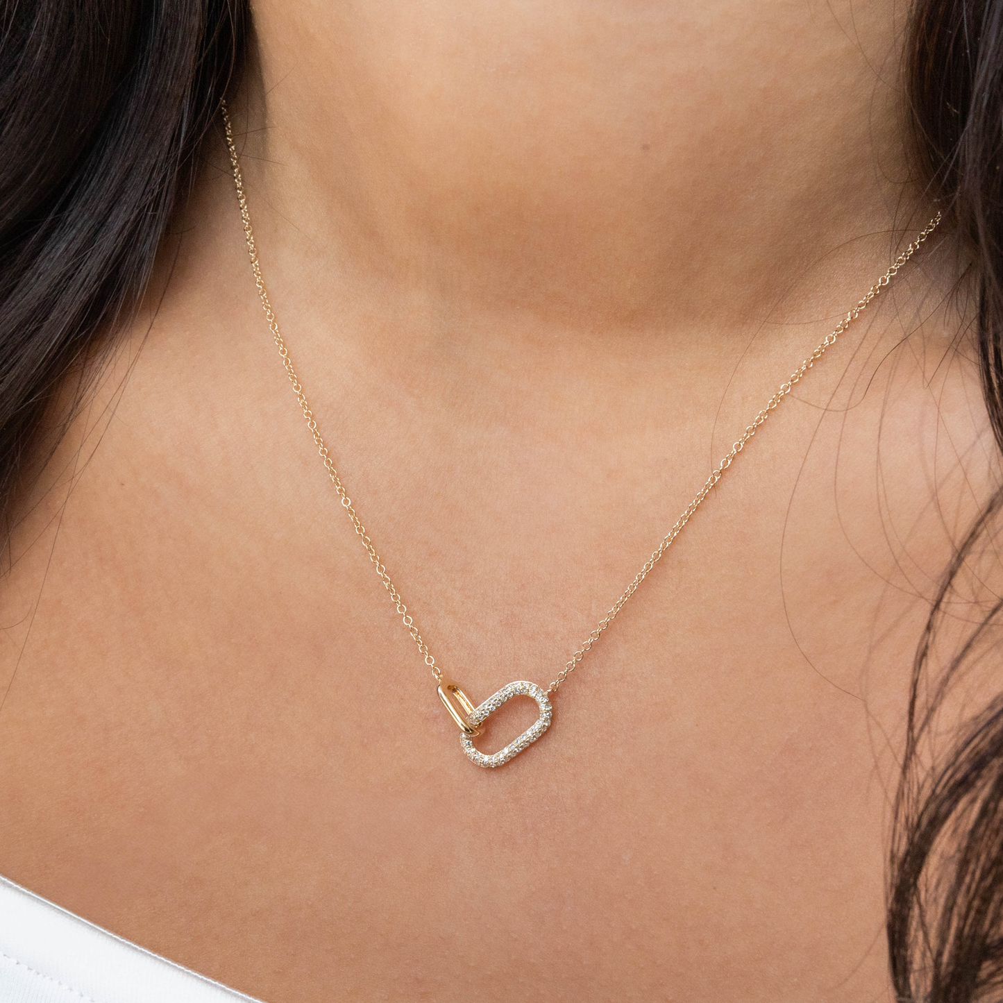 Interlocking Oval Necklace in Gold